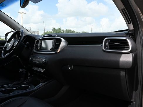 Used 2016 Kia Sorento SX FWD image 25