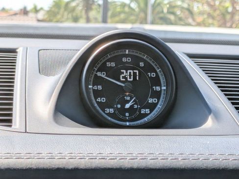 Certified 2024 Porsche Macan image 21