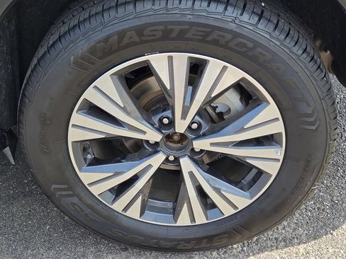 Used 2023 Nissan Rogue SV AWD/4WD image 43