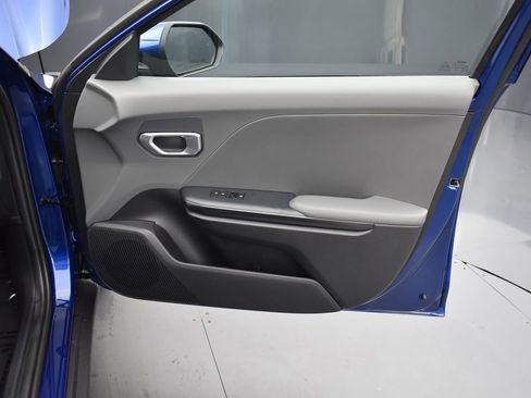 Certified 2025 Kia K4 LXS FWD image 21