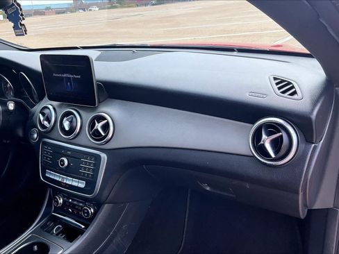 Used 2018 Mercedes-Benz CLA 250 image 21