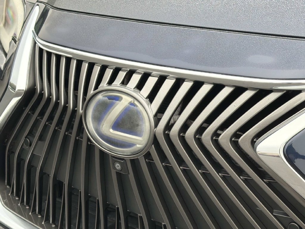 Used 2021 Lexus ES 300h w/ Accessory Package FWD image 27