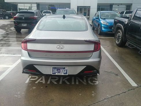 Used 2020 Hyundai Sonata SEL w/ Premium + Sunroof Package FWD image 9