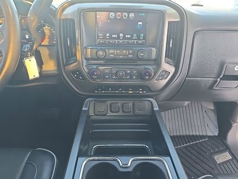 Used 2018 Chevrolet Silverado 1500 High Country image 27