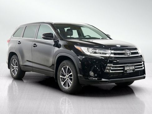Used 2019 Toyota Highlander XLE AWD/4WD image 7
