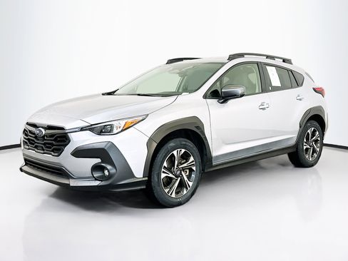 Used 2024 Subaru Crosstrek 2.0i Premium image 3