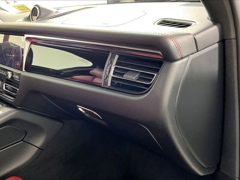 Used 2020 Porsche Macan image 17