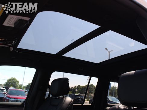 Used 2025 Jeep Wagoneer Series II AWD/4WD image 12