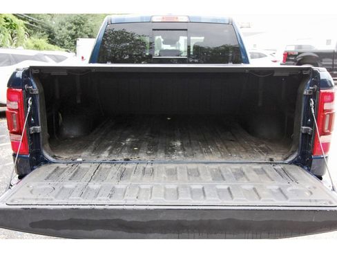 Used 2022 RAM 1500 Laramie w/ Sport Appearance Package image 7