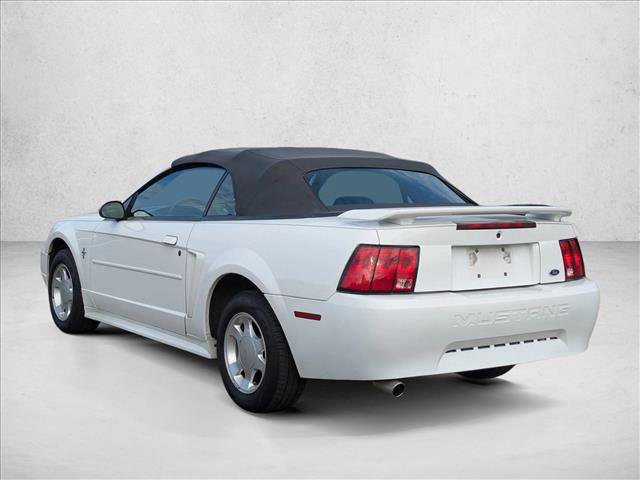 Used 2001 Ford Mustang Convertible RWD image 7