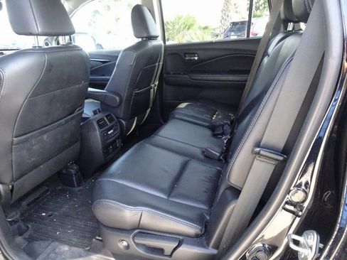 Used 2019 Honda Pilot Touring image 9