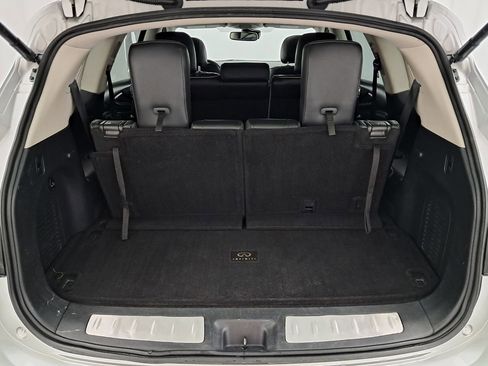 Used 2019 INFINITI QX60 Luxe w/ Essential Package image 38