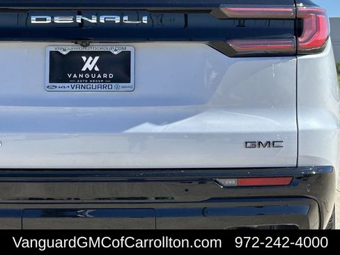 New 2026 GMC Acadia Denali Ultimate w/ LPO, Floor Liner Package AWD/4WD image 5