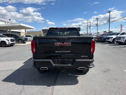 Used 2023 GMC Sierra 1500 AT4 w/ AT4 Premium Package AWD/4WD image 8