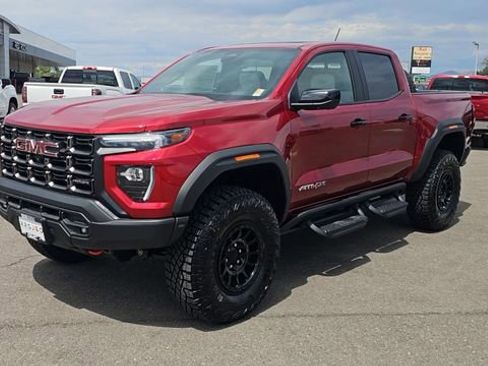 Used 2026 GMC Canyon AT4X w/ AT4X AEV Edition image 4