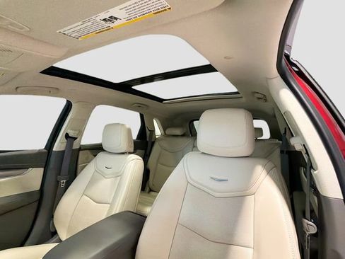 Used 2018 Cadillac XT5 Luxury w/ Driver Awareness Package AWD/4WD image 20