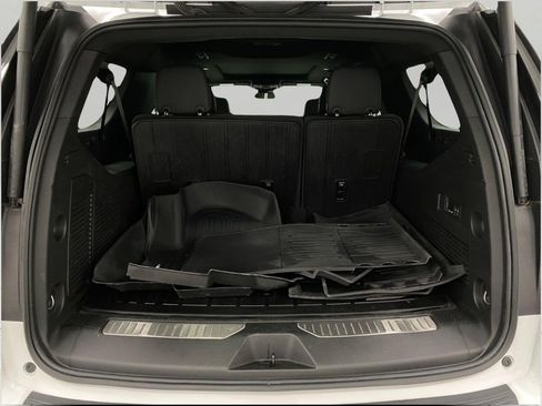 Used 2024 GMC Yukon XL Denali w/ LPO, Floor Liner Package AWD/4WD image 5