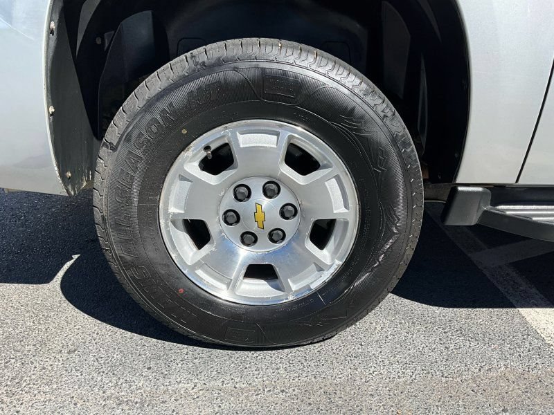 Used 2012 Chevrolet Avalanche LT AWD/4WD image 12