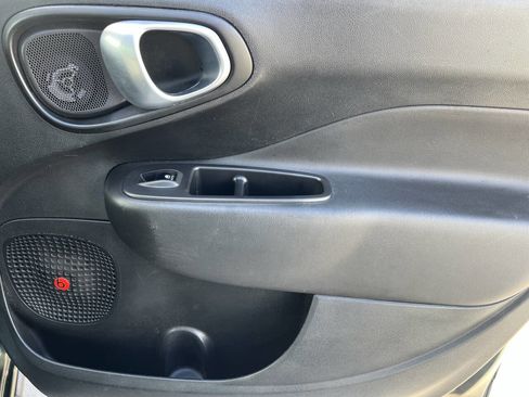 Used 2015 FIAT 500L Trekking image 23
