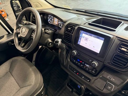 Used 2024 RAM ProMaster 2500 w/ Convenience Group image 27