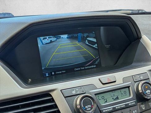 Used 2016 Honda Odyssey Touring Elite image 11