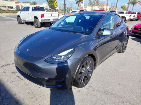 Used 2021 Tesla Model Y Performance image 17