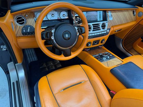 Used 2017 Rolls-Royce Dawn RWD image 2