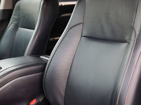 Used 2019 Toyota Highlander XLE AWD/4WD image 39