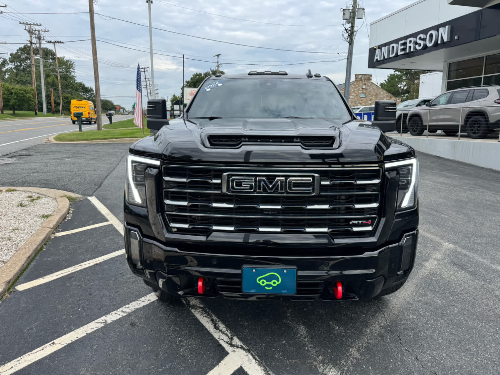 Used 2024 GMC Sierra 2500 AT4 w/ Technology Package AWD/4WD image 2