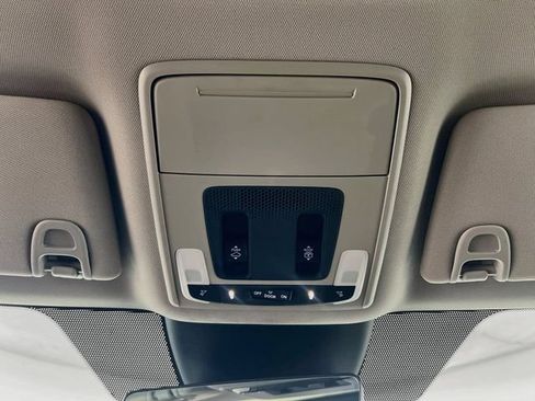 Used 2024 Honda Pilot Touring image 20