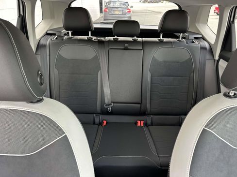 New 2025 Volkswagen Taos SE image 14