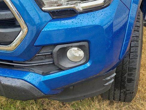 Used 2018 Toyota Tacoma SR5 image 7