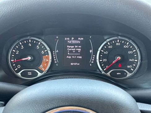 Used 2023 Jeep Renegade Latitude AWD/4WD image 25