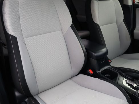 Used 2017 Toyota RAV4 XLE image 17