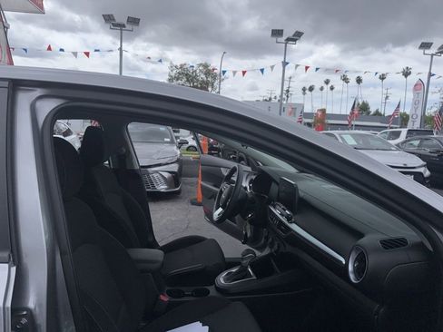 Used 2022 Kia Forte LXS w/ LXS Technology Package image 19