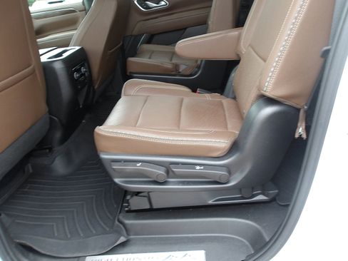 Used 2023 Chevrolet Suburban High Country AWD/4WD image 13