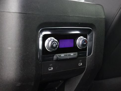 Used 2024 GMC Yukon XL SLE w/ Gmc Pro Safety Plus Package RWD image 28