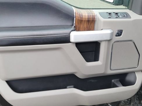 Used 2018 Ford F150 Lariat w/ Equipment Group 502A Luxury AWD/4WD image 10