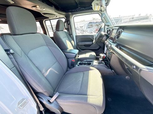 Used 2023 Jeep Wrangler Unlimited w/ Cold Weather Group image 32