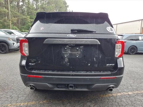 Used 2023 Ford Explorer XLT w/ Equipment Group 202A AWD/4WD image 36