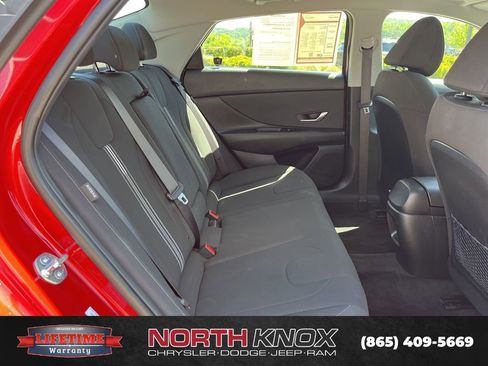 Used 2025 Hyundai Elantra SEL FWD image 23