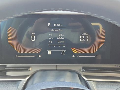 New 2026 Kia Carnival EX image 32