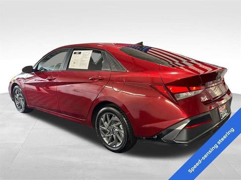 Used 2024 Hyundai Elantra SEL FWD image 7