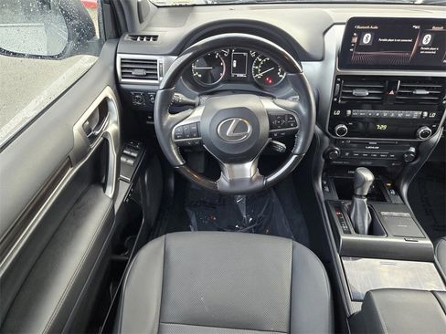Used 2022 Lexus GX 460 Premium w/ Premium Plus Package image 13