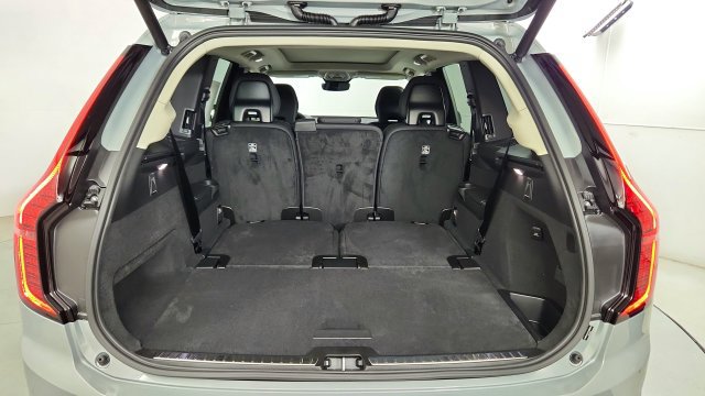 Used 2026 Volvo XC90 B5 Core AWD/4WD image 40