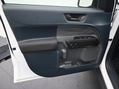 Used 2024 Ford Maverick XL image 9