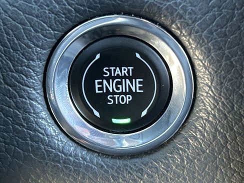 Used 2023 GMC Yukon XL Denali w/ Max Trailering Package image 17