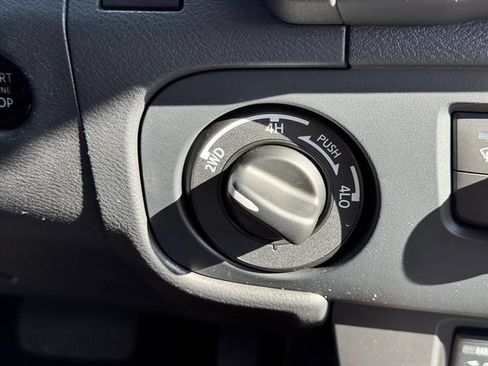 Used 2026 Nissan Frontier PRO-4X AWD/4WD image 21