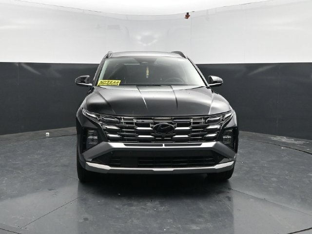 Used 2025 Hyundai Tucson Limited AWD/4WD image 2