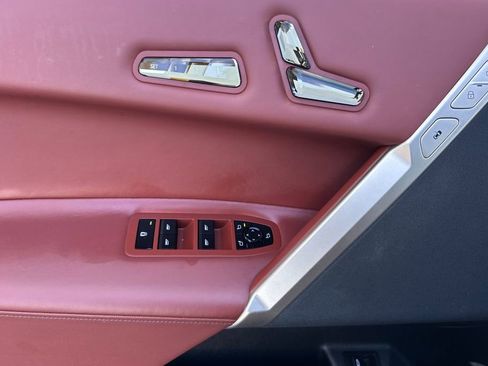 Used 2023 BMW iX M60 image 10